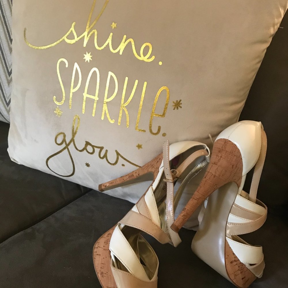 Guess Platform Pumps - Picture 2 of 2
